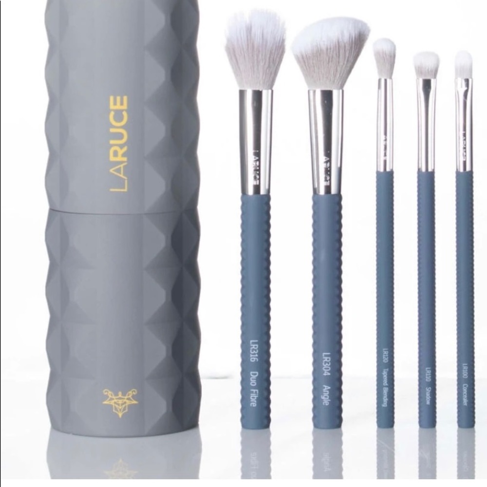 Laruce Christine Brush set BNIB